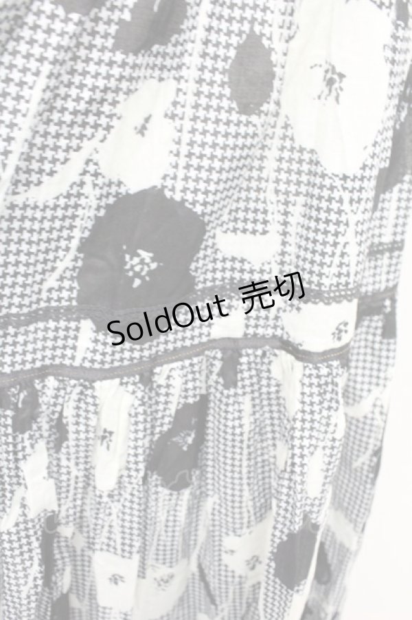 画像4: PINK HOUSE / フラワー千鳥柄スカート  黒X白 T-25-10-29-008-LO-SK-SA-ZT (4)