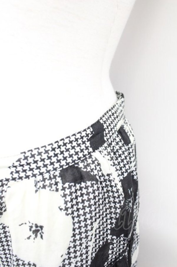 画像6: PINK HOUSE / フラワー千鳥柄スカート  黒X白 T-25-10-29-008-LO-SK-SA-ZT (6)