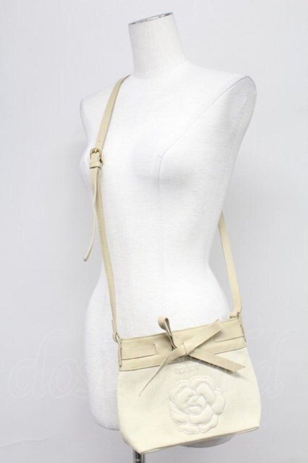 画像1: INGEBORG / カメリア刺繍ポシェット  アイボリー T-25-10-29-013-LO-BG-SA-ZT (1)