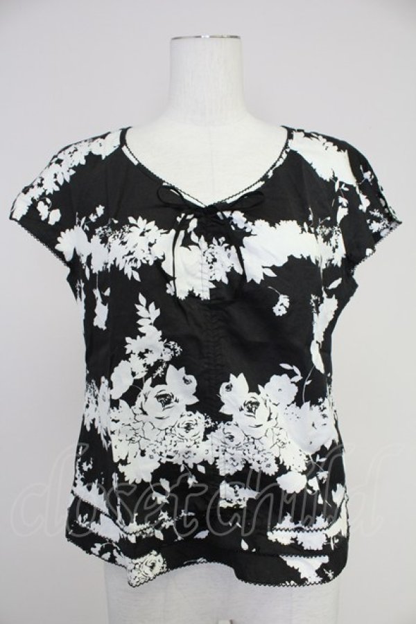 画像1: INGEBORG / シルエットフラワーブーケ半袖ブラウス M 黒Ｘ白 T-25-10-30-014-LO-BL-SA-ZT (1)