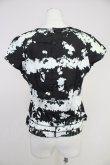 画像2: INGEBORG / シルエットフラワーブーケ半袖ブラウス M 黒Ｘ白 T-25-10-30-014-LO-BL-SA-ZT (2)