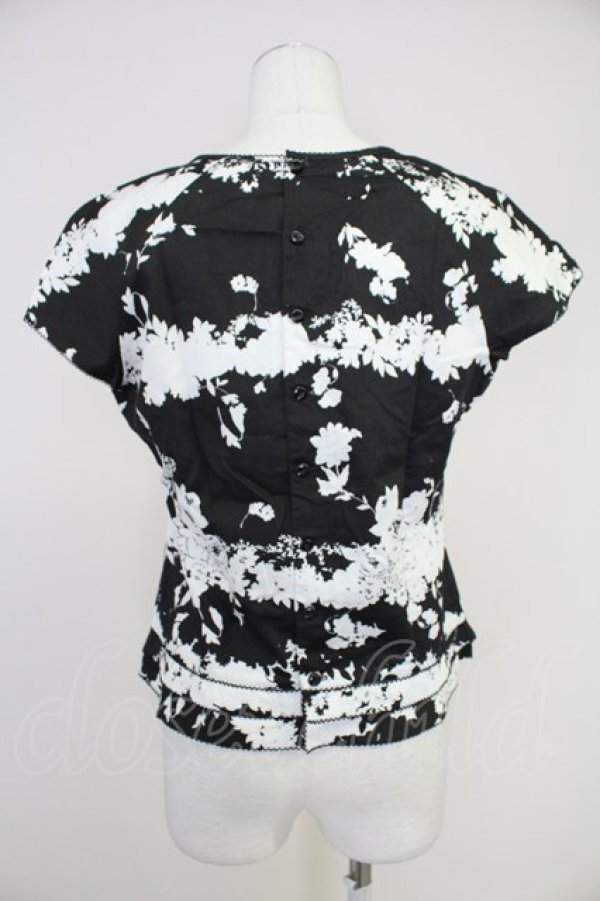 画像2: INGEBORG / シルエットフラワーブーケ半袖ブラウス M 黒Ｘ白 T-25-10-30-014-LO-BL-SA-ZT (2)