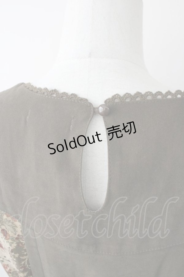 画像3: 【SALE】axes femme / パッチワークノースリワンピ M カーキ T-25-11-09-028-AX-OP-SA-ZT357 (3)