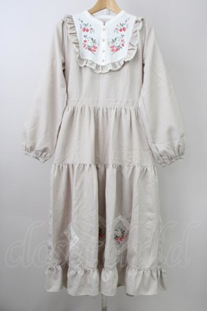 画像: axes femme POETIQUE / ブロッキングベリー刺繍ワンピース M ベージュ T-25-11-09-037-AX-OP-SA-ZT