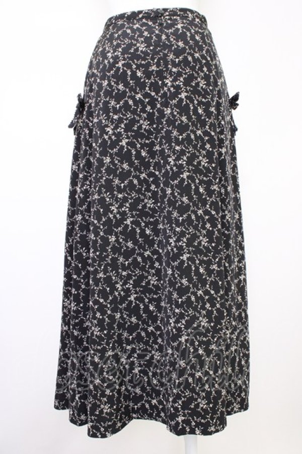 画像2: INGEBORG / リボン付小花柄スカート  ブラック T-25-11-09-048-LO-SK-SA-ZT431 (2)