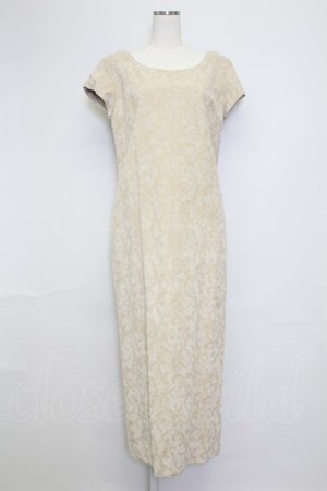 画像: INGEBORG / 型押し風小花総柄半袖ワンピース  アイボリー T-25-11-15-039-LO-OP-SA-ZT