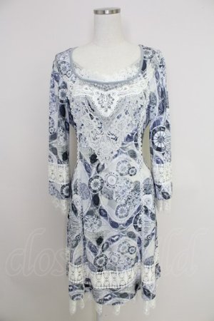 画像: Ozz oneste / 総柄レースデザインワンピース  グレーＸ白 T-25-11-21-016-OO-OP-SA-ZT