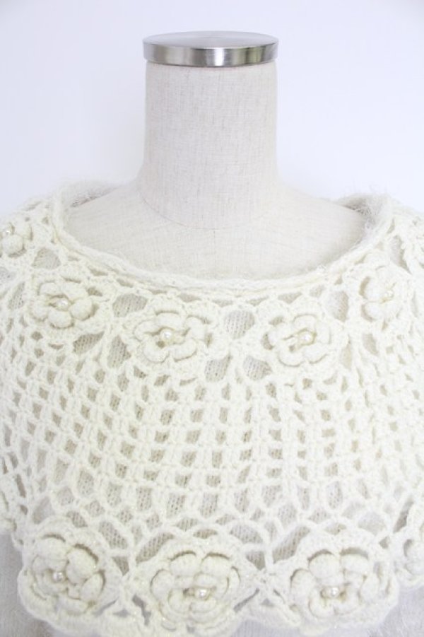 画像4: axes femme POETIQUE / 鈎針編み襟デザインニットプルオーバー  アイボリー T-25-12-03-003-AX-TO-SA-ZT (4)