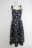 画像1: axes femme / ブーケ柄ドットワンピース  ネイビー T-25-12-03-033-AX-OP-SA-ZT (1)