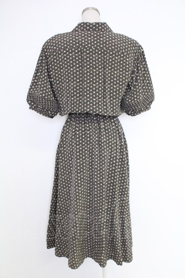 画像2: KANEKO ISAO / 麻の葉総柄ピンタックワンピース  クロ T-25-12-10-016-EL-OP-OW-ZT111 (2)
