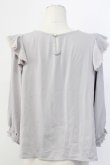 画像2: axes femme / 肩フリルお花モチーフ付きブラウス M グレー T-25-12-11-022-AX-TO-SA-ZT (2)