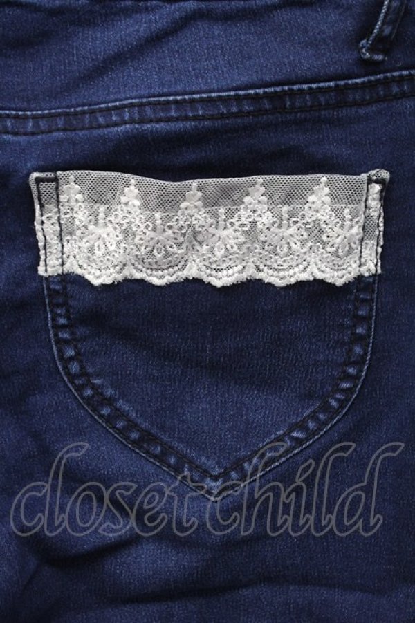 画像3: axes femme / パール&刺繍裾レースデニムパンツ S ブルー T-25-12-11-050-AX-PA-SA-ZT (3)