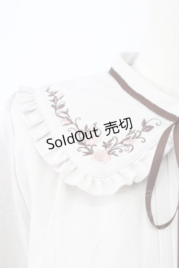 画像3: axes femme / ブーケ刺繍フリル襟ブラウス L ベージュ T-25-12-11-012-AX-BL-SA-ZI (3)