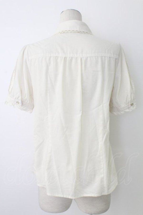 画像2: axes femme / カメオ付アンティークブラウス  アイボリー T-25-12-17-008-AX-BL-SA-ZT (2)