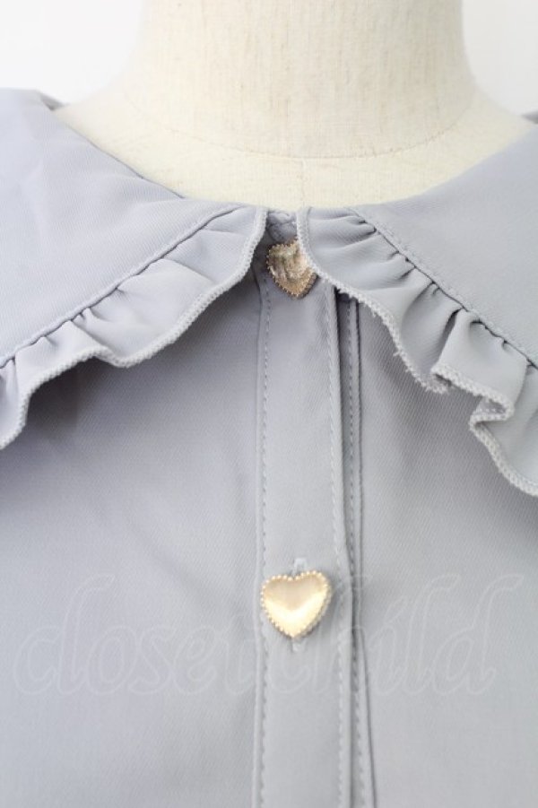 画像3: axes femme POETIQUE / ハート釦丸襟ブラウス  グレー T-25-12-17-012-AX-BL-SA-ZT (3)