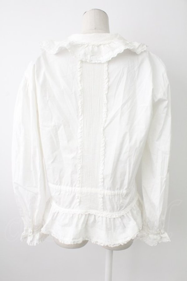 画像2: INGEBORG / 2つリボンノーカラー長袖ブラウス  ホワイト T-25-12-17-002-LO-BL-SA-ZT (2)