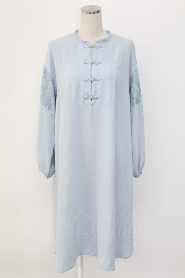 画像1: axes femme / 袖刺繍チャイナ釦シャツワンピース M サックス T-25-12-18-022-AX-OP-SA-ZT (1)