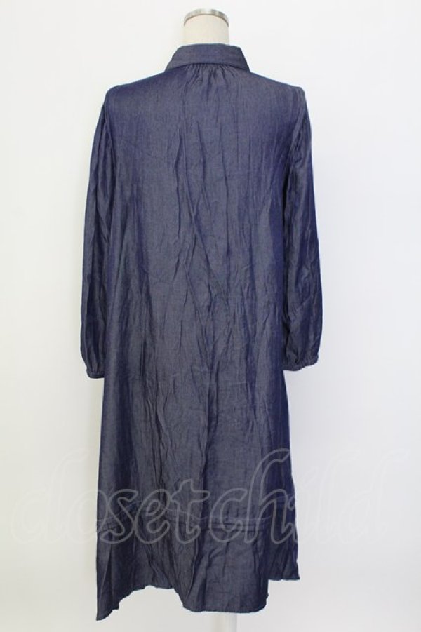 画像2: axes femme / 花刺繍ボリューム袖シャツワンピース  インディゴ T-25-12-18-024-AX-OP-SA-ZT (2)