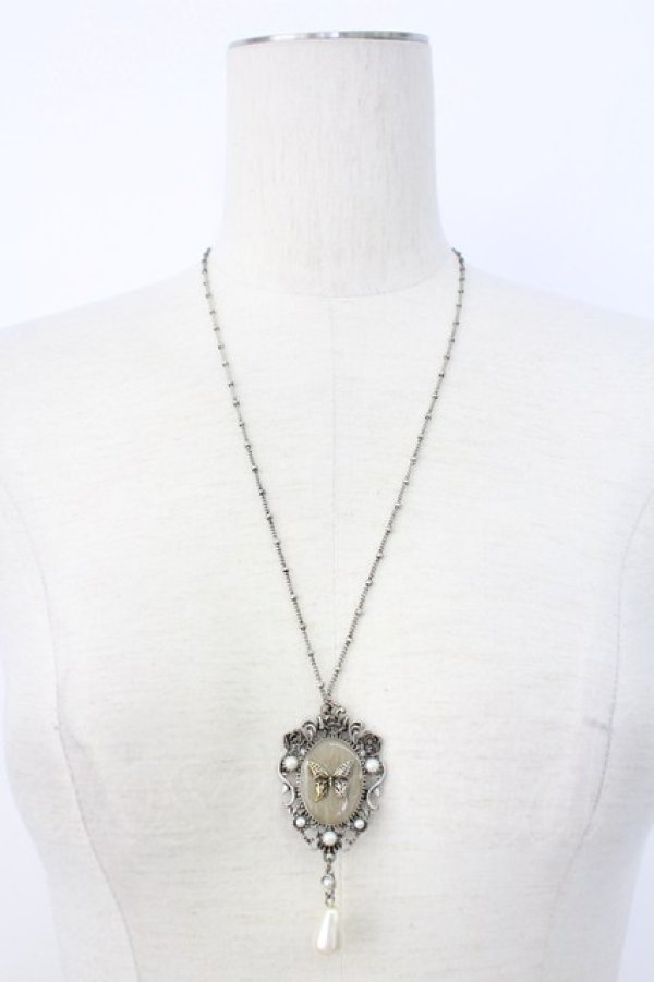 画像2: axes femme / 蝶カメオネックレス  シルバーＸ青Ｘ緑 T-25-12-21-041-AX-AC-SA-ZT (2)