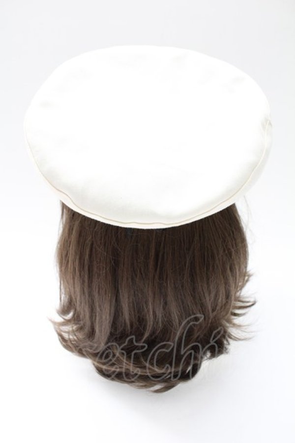 画像3: axes femme / カメオブローチリボンキャスケット  アイボリー T-25-12-21-046-AX-AC-SA-ZT (3)