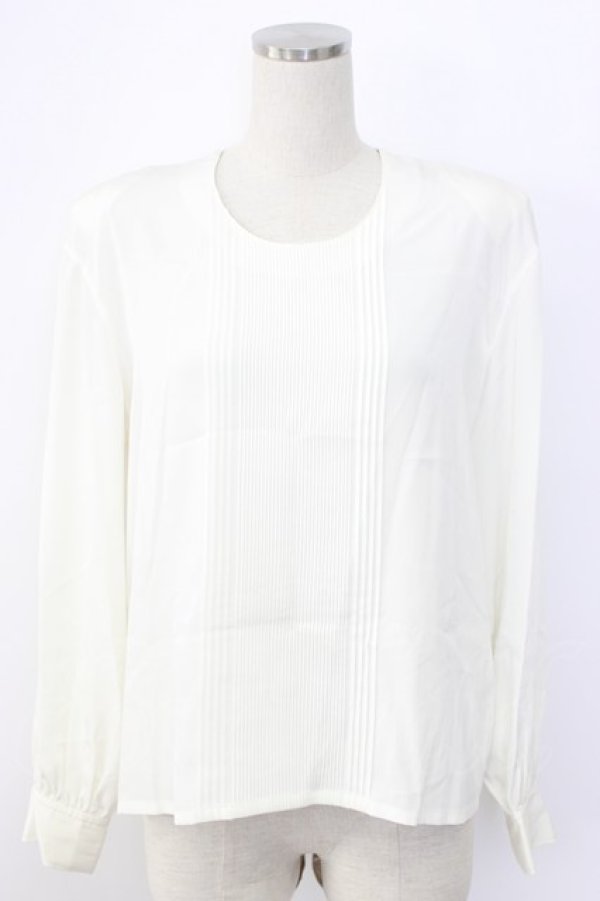 画像1: INGEBORG / ピンタック後ろボタンブラウス  アイボリー T-25-12-22-001-LO-BL-SA-ZT (1)