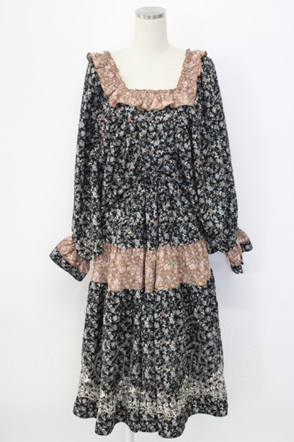 画像1: axes femme NOSTALGIE / 小花切替裾刺繍ワンピース M ブラック T-25-12-22-021-AX-OP-SA-ZT (1)