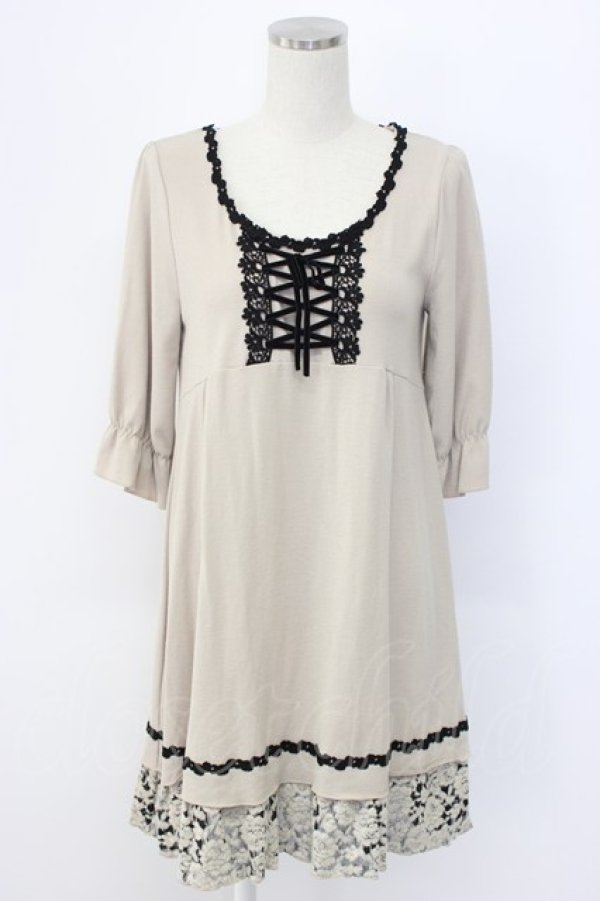 画像1: axes femme / フロント編み上げ半袖ワンピース  ベージュ T-25-12-22-024-AX-OP-SA-ZT (1)