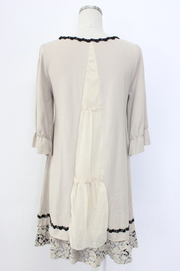 画像2: axes femme / フロント編み上げ半袖ワンピース  ベージュ T-25-12-22-024-AX-OP-SA-ZT (2)