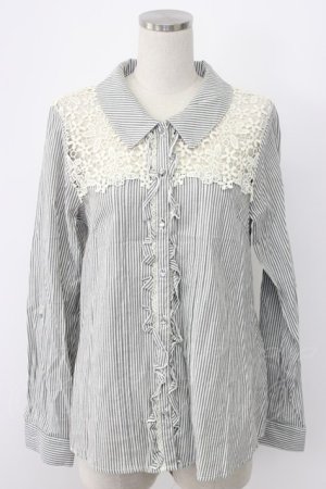 画像: axes femme / 肩レース使いシャツ  黒Ｘ白 T-25-12-22-040-AX-BL-SA-ZT