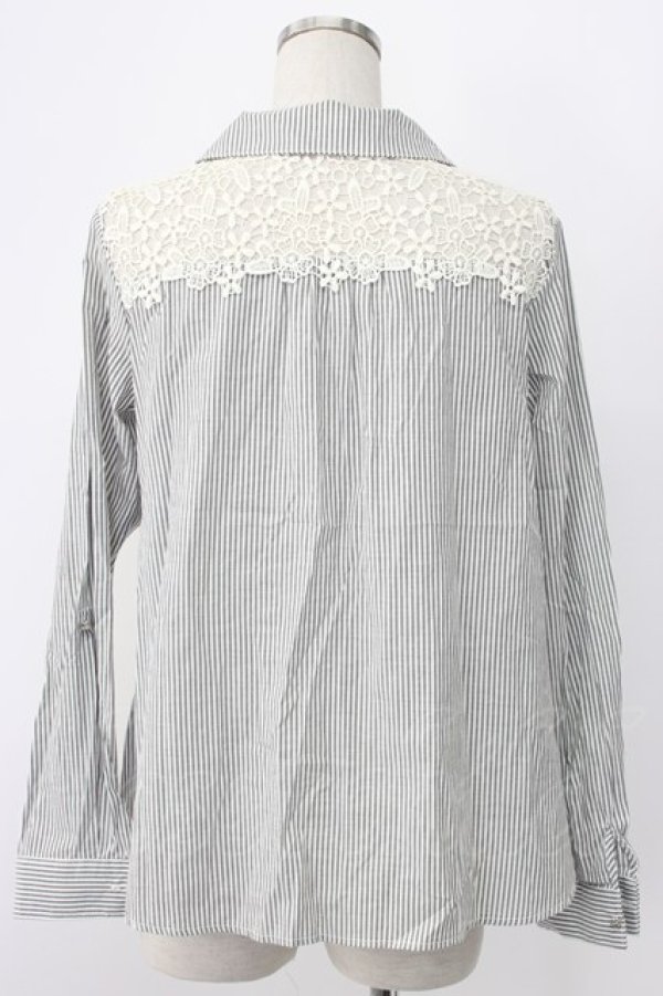 画像2: axes femme / 肩レース使いシャツ  黒Ｘ白 T-25-12-22-040-AX-BL-SA-ZT (2)