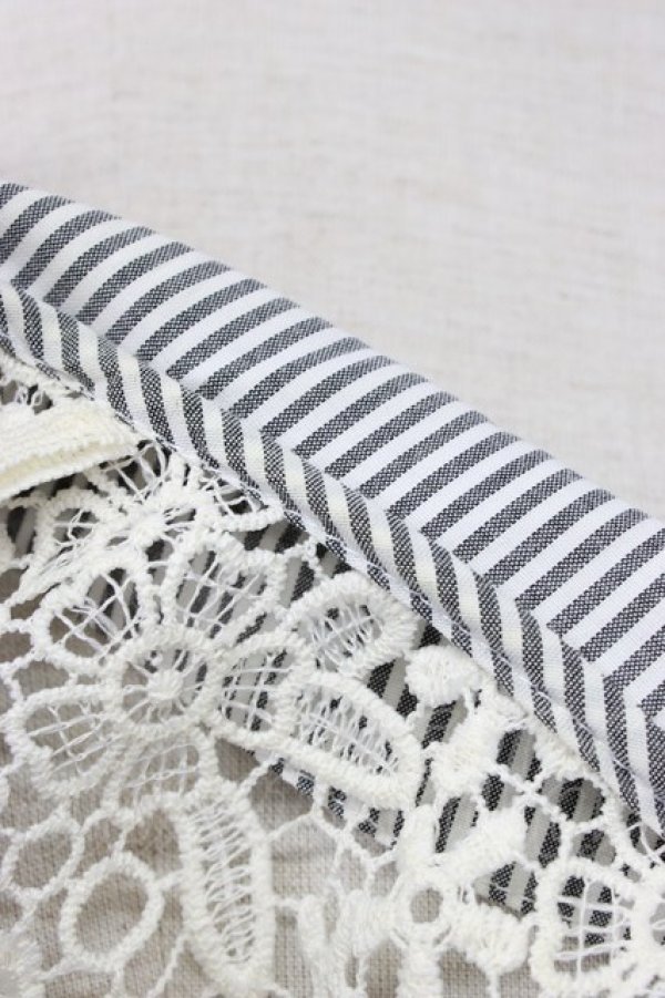 画像5: axes femme / 肩レース使いシャツ  黒Ｘ白 T-25-12-22-040-AX-BL-SA-ZT (5)