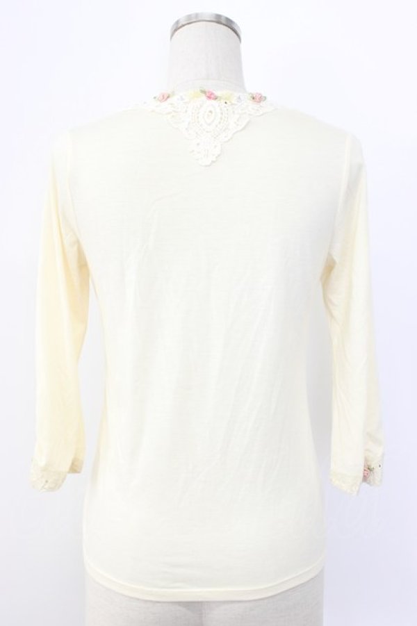 画像2: axes femme / 後ろ巻き薔薇レースカットソー  アイボリー T-25-12-22-002-AX-TO-SA-ZT (2)