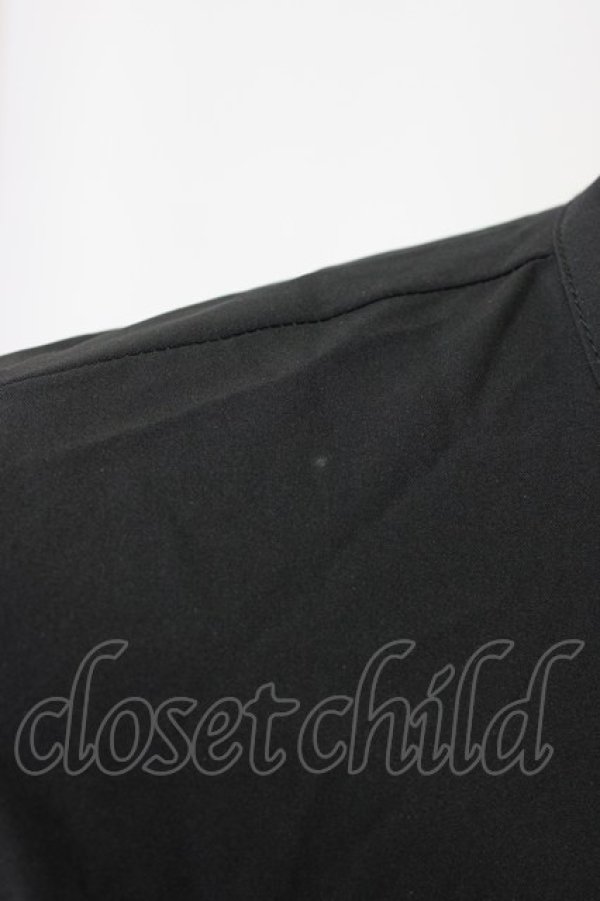 画像3: Jamieエーエヌケー / ハイネックチャイナハートくり抜きブラウス  黒 T-25-12-22-014-0-BL-SA-ZT (3)