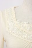 画像4: axes femme / 後ろ巻き薔薇レースカットソー  アイボリー T-25-12-22-002-AX-TO-SA-ZT (4)