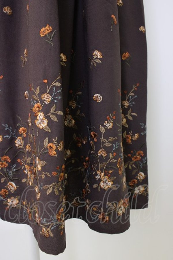 画像4: axes femme / 刺繍入りワンピース M ブラウン T-25-12-26-012-AX-OP-SA-ZT (4)