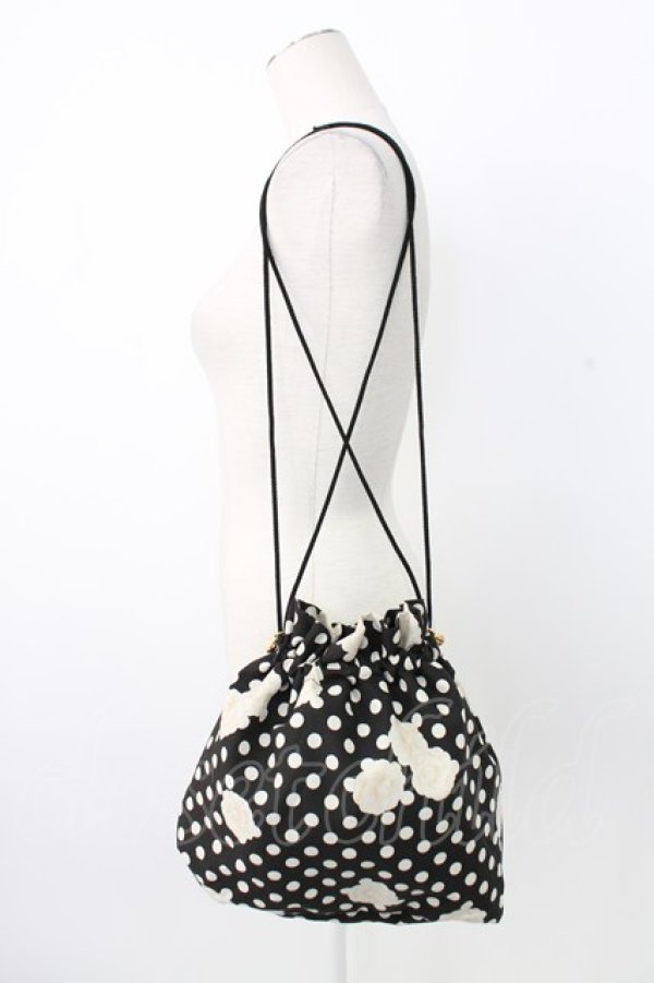 画像1: INGEBORG / カメリアドット柄巾着バッグ  ブラック T-25-12-28-011-LO-BG-SA-ZT (1)