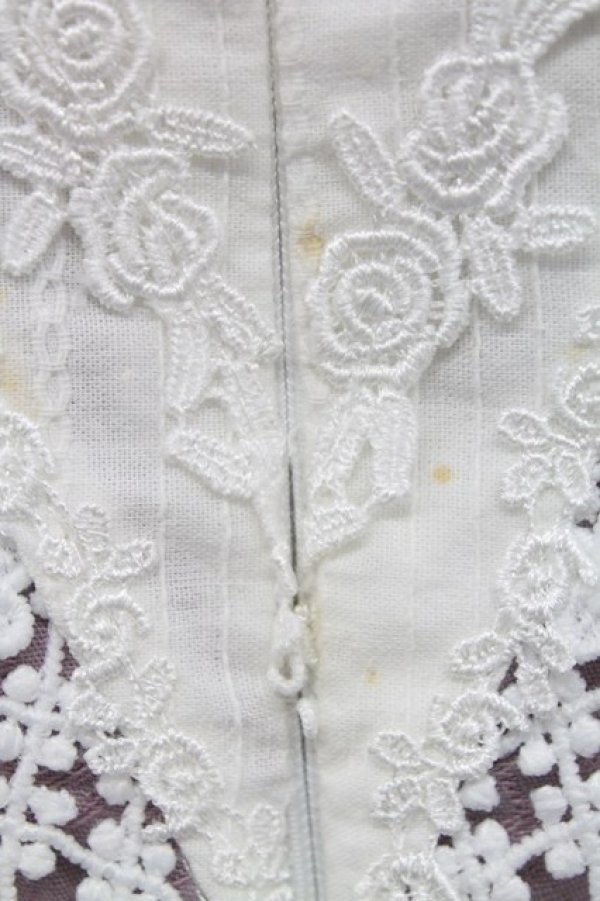 画像4: Avenue Denfer / ハイネックレース薔薇格子刺繍ワンピース S ラベンダーＸ白 T-25-12-31-011-LO-OP-SA-ZT (4)