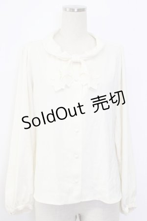 画像: an another angelus / ローズ絵画タッチ刺繍衿ブラウス  オフホワイト×ブルー T-26-01-08-001-CA-BL-SA-ZT234