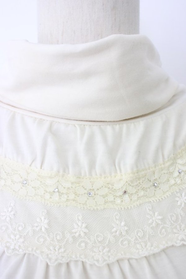 画像4: axes femme / ハイネック裾レースプルオーバー  アイボリー T-26-01-09-004-AX-TO-SA-ZT (4)