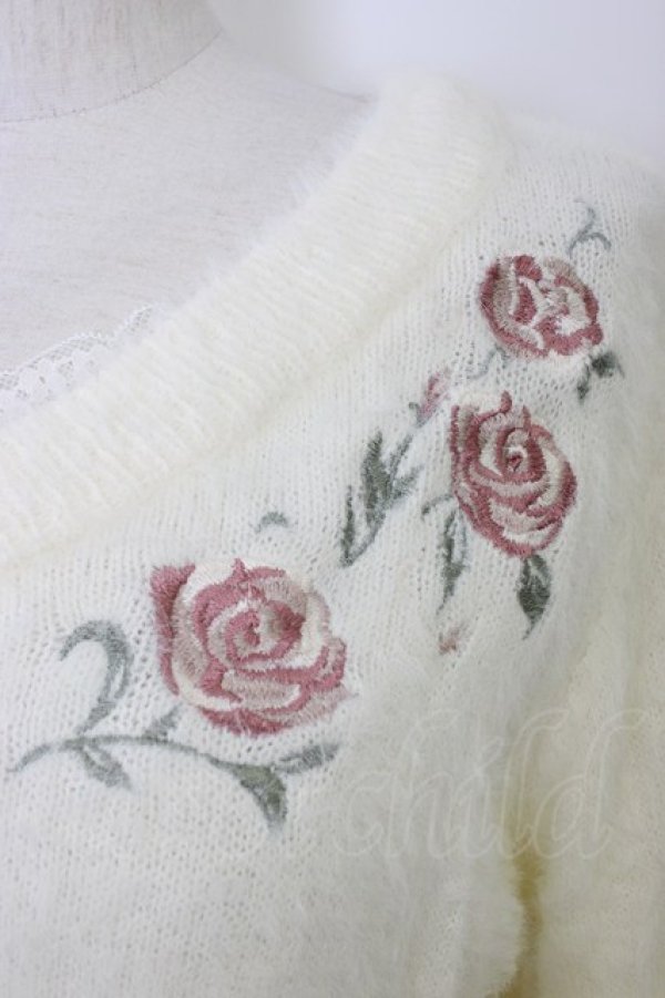 画像3: axes femme / ローズ刺繍フェザーニット  ホワイト T-26-01-09-005-AX-TO-SA-ZT (3)