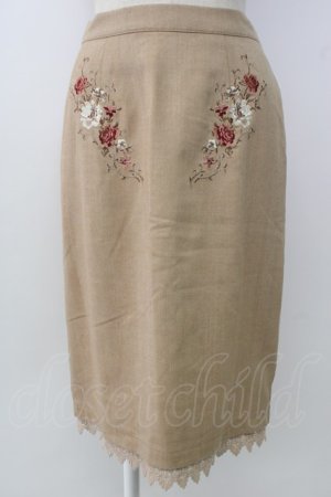 画像: axes femme / 刺繍入りタイトスカート  ブラウン T-26-01-13-014-AX-SK-IG-ZT531