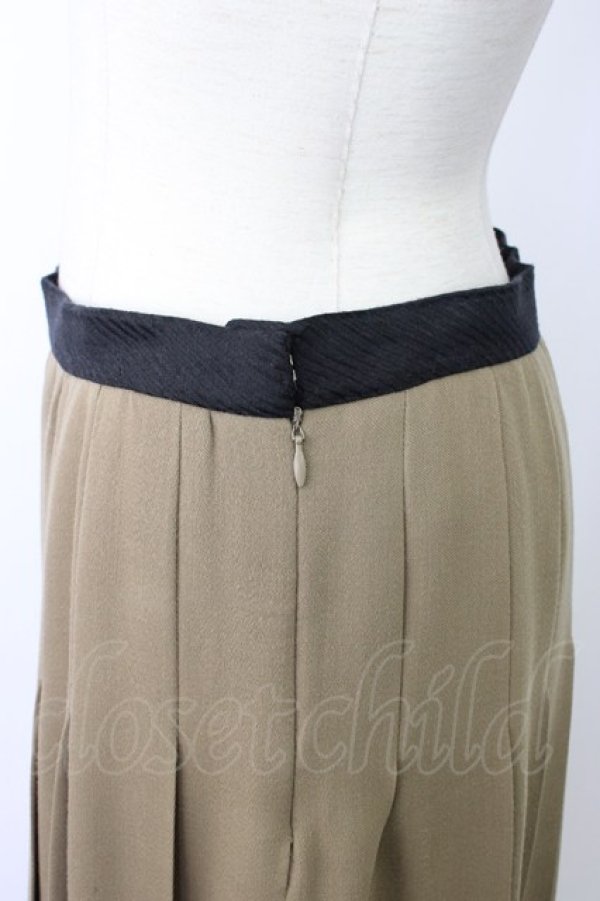 画像3: INGEBORG / ウールプリーツスカート  ベージュ T-26-01-16-020-LO-SK-OW-ZT (3)