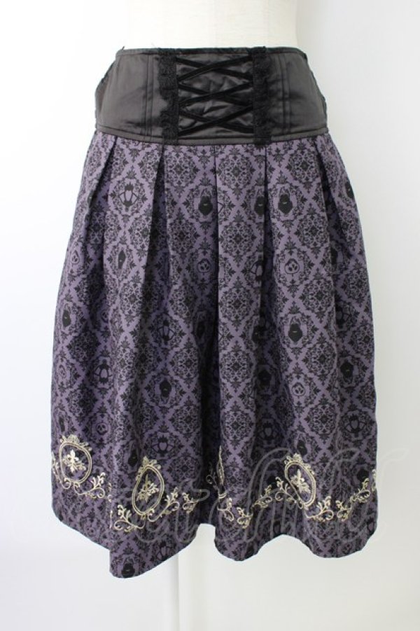 画像1: axes femme / Disneyダークオーナメント柄スカート  パープル T-26-01-18-026-AX-SK-SA-ZT (1)