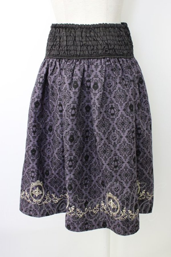 画像2: axes femme / Disneyダークオーナメント柄スカート  パープル T-26-01-18-026-AX-SK-SA-ZT (2)