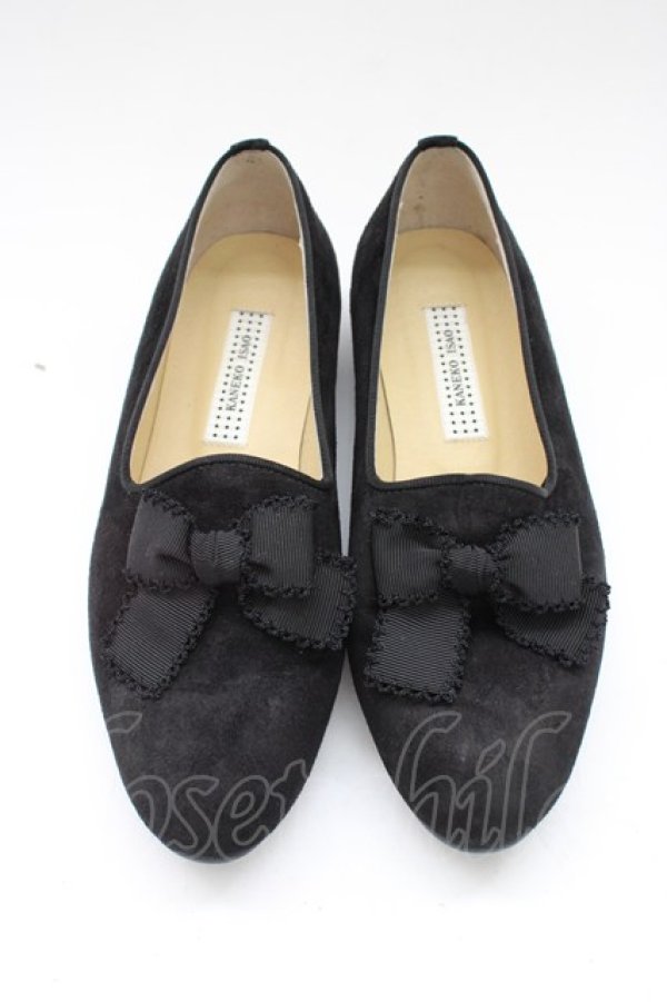 画像2: KANEKO ISAO / リボンスウェードパンプス LL ブラック T-26-01-18-036-EL-SH-SA-ZT (2)