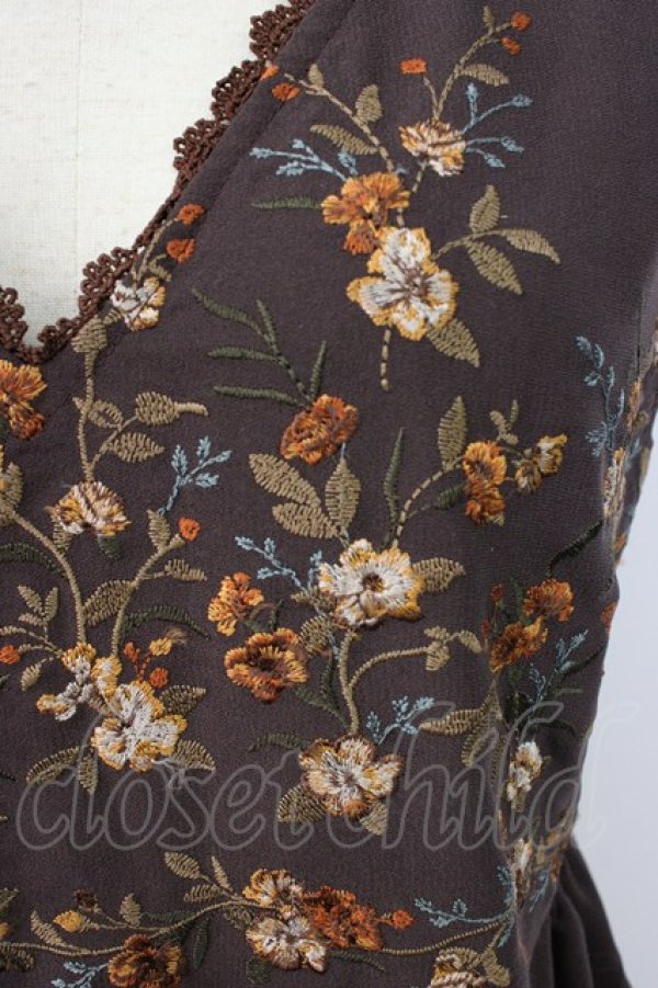 画像3: axes femme / 刺繍入りワンピース  ブラウン T-26-01-18-012-AX-OP-SA-ZT (3)