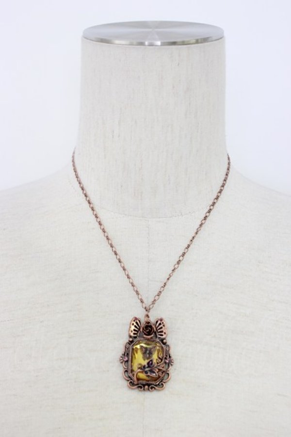 画像1: axes femme / 蝶封入ショートネックレス  ブロンズ T-26-01-21-030-AX-AC-SA-ZT (1)