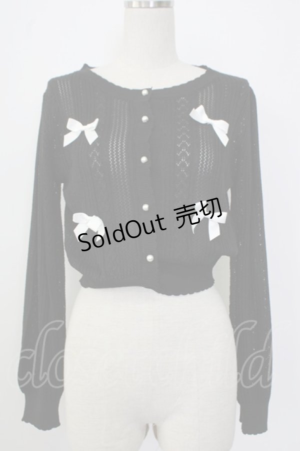 画像1: axes femme POETIQUE / リボン付透かし編みニットカーディガン  黒Ｘ白 T-26-01-26-014-AX-TO-SA-ZT (1)