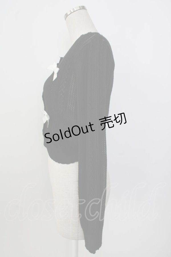 画像3: axes femme POETIQUE / リボン付透かし編みニットカーディガン  黒Ｘ白 T-26-01-26-014-AX-TO-SA-ZT (3)