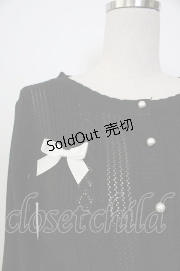 画像5: axes femme POETIQUE / リボン付透かし編みニットカーディガン  黒Ｘ白 T-26-01-26-014-AX-TO-SA-ZT (5)
